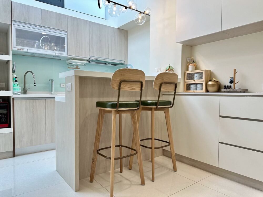 เก้าอี้บาร์ MY DOLLS HOUSE COCO 75 ซม. สีไม้อ่อน เบาะสีเขียว